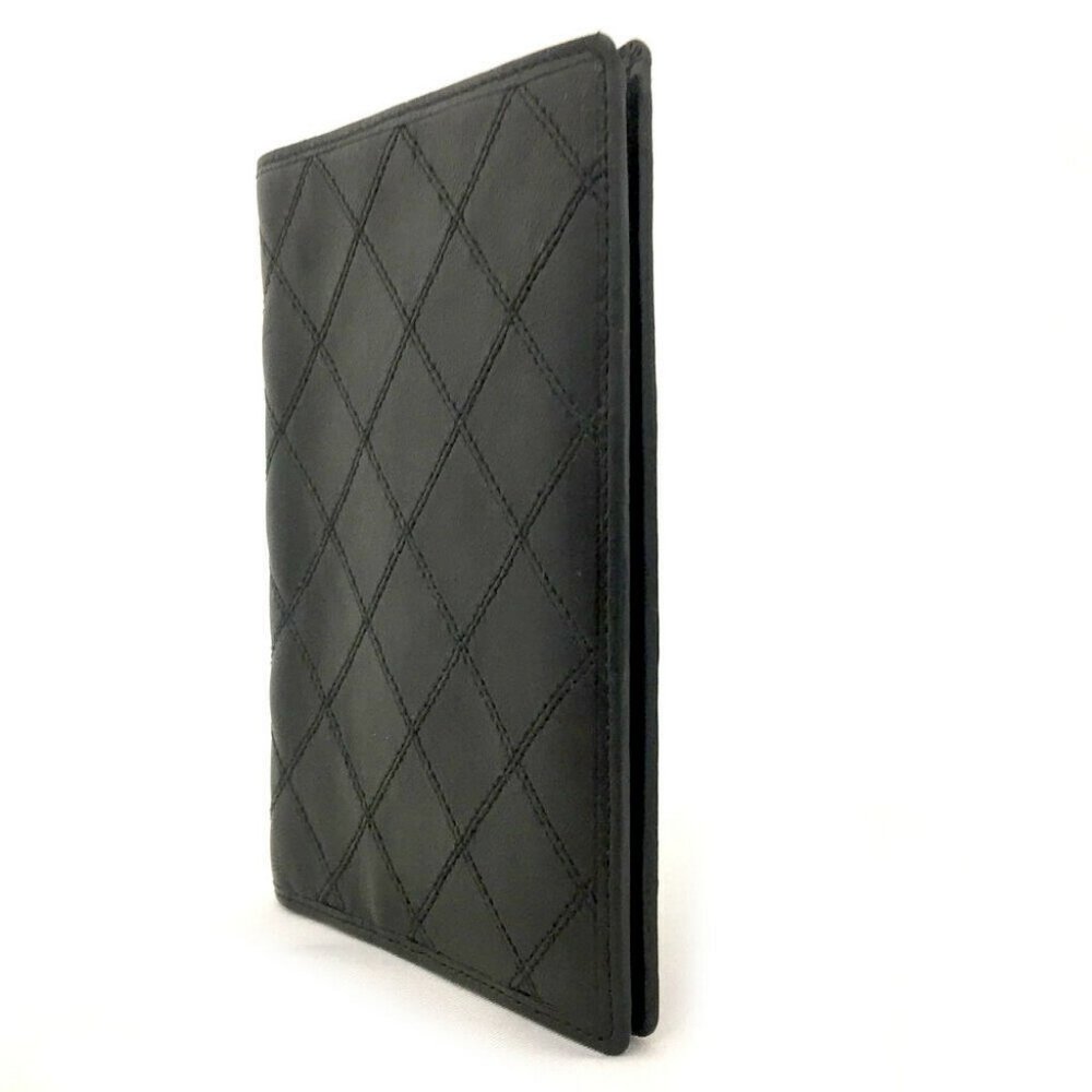 Auth Chanel Matelasse Cc Logo Bifold #14125X18 - Picture 2 of 8
